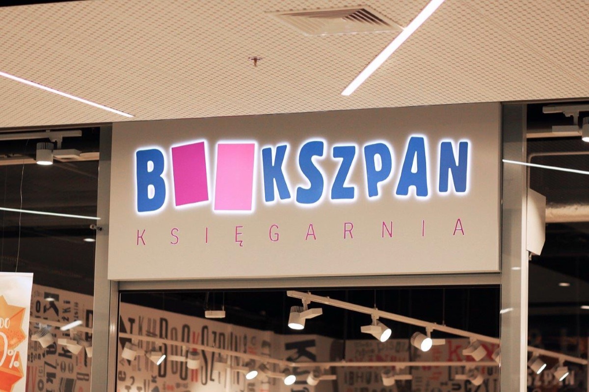 Building facade lightbox