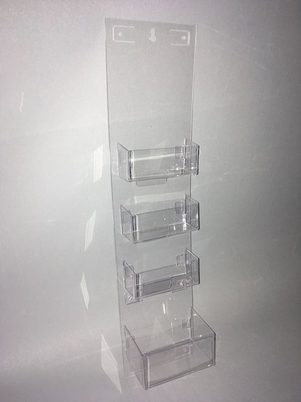 Ekspozytor wiszący z plexi bezbarwnej z kieszonkami na ulotki